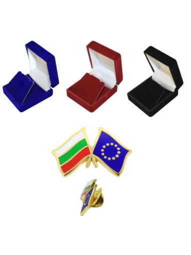 Значка със знамената на България и Европейския съюз