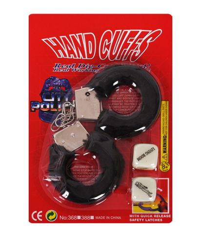 Белезници с пух и еротични зарчета